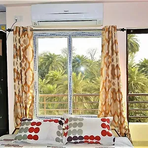 Pretty Garden View 3bhk Furnished Flat Near Kashi Vishwanath Temple Apartment